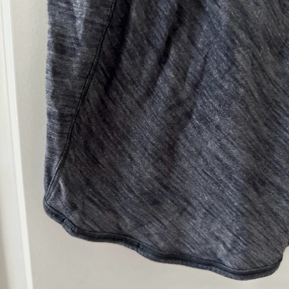 💙 Lululemon Essential Dark Blue Heather Racerback Tank Top Womens Size 4 Workout - Picture 13 of 16